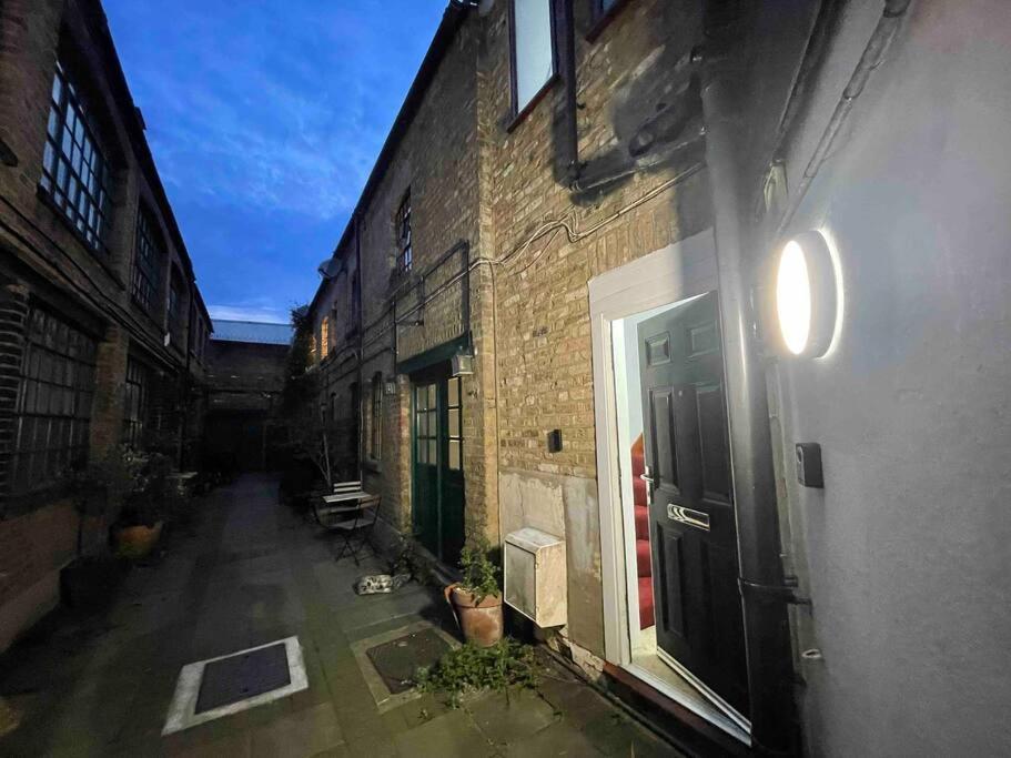 Victoria Mews Hoxton Shoreditch Лондон Екстер'єр фото